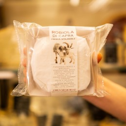 robiola di capra incartato