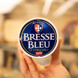 Bresse bleu confezione in mano