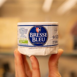 Bresse bleu confezione in mano