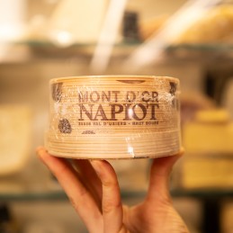 formaggio mont d'or francese confezionato in mano