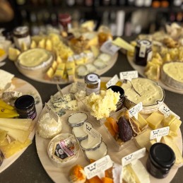 tagliere formaggi dell'isa casa del formaggio